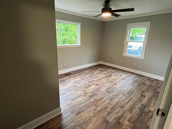 5th image of 4805 Curtis Cir