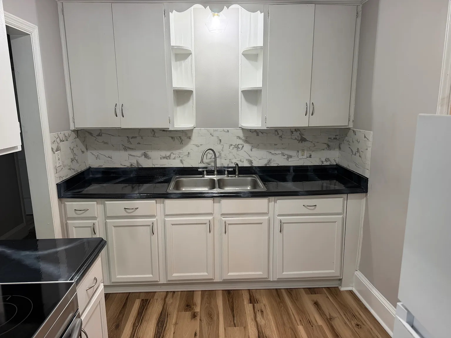 3 bed, 909 sqft, $1,300 — Photo 1