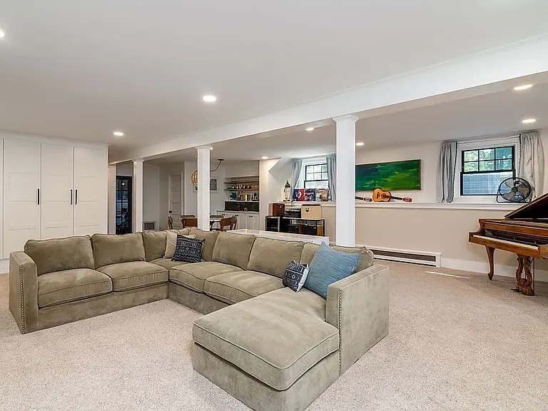 2 Hazelwood Dr — Photo 21