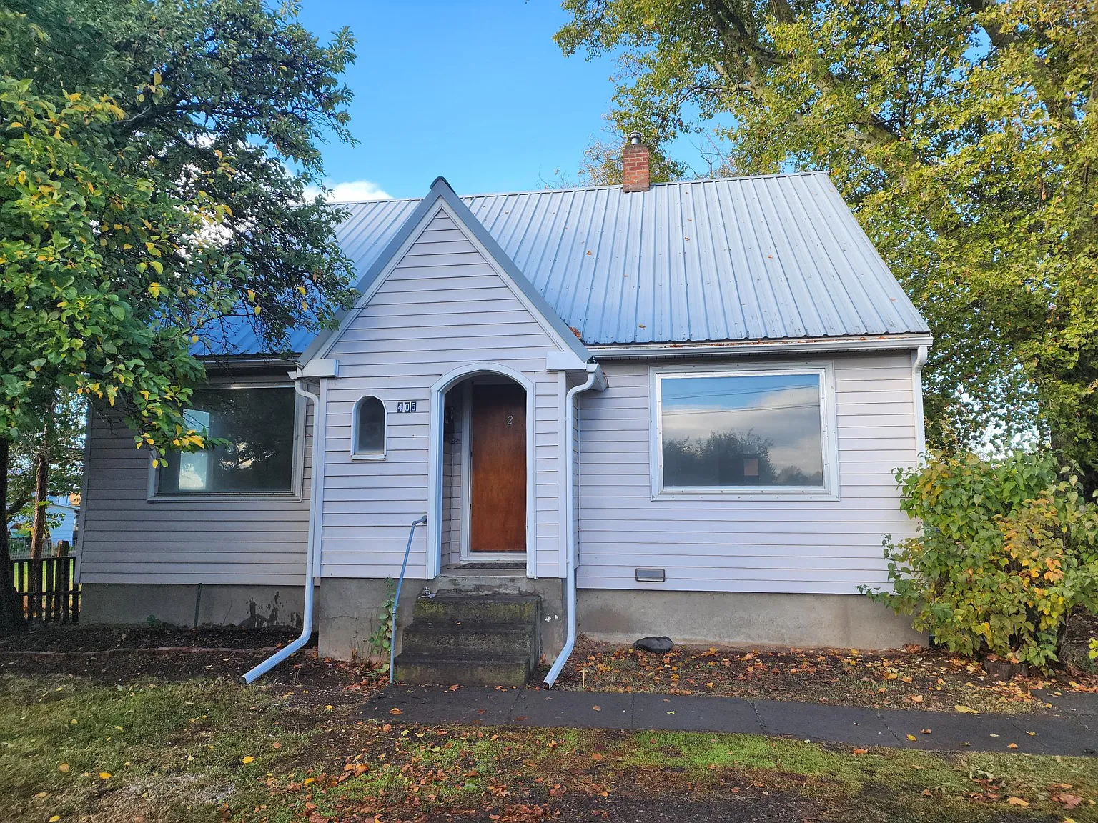 2 bed, 1000 sqft, $1,100 — Photo 1