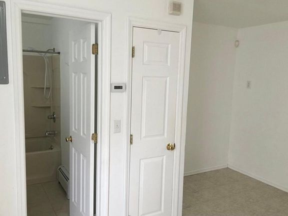 2nd image of 21 Hickory Ave #2