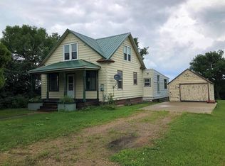 106 Minnesota St S, Doland, SD 57436