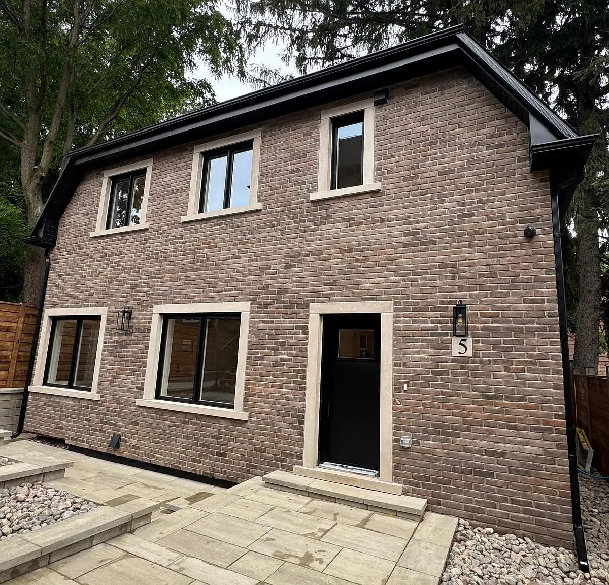 3 bed, $4,380 — Photo 1