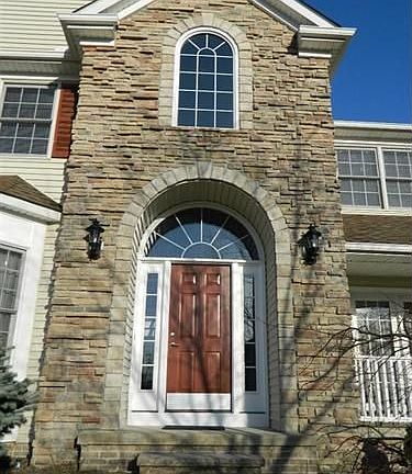 3rd image of 656 Nancy Dr
