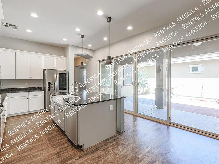 4429 E Jones St — Photo 17