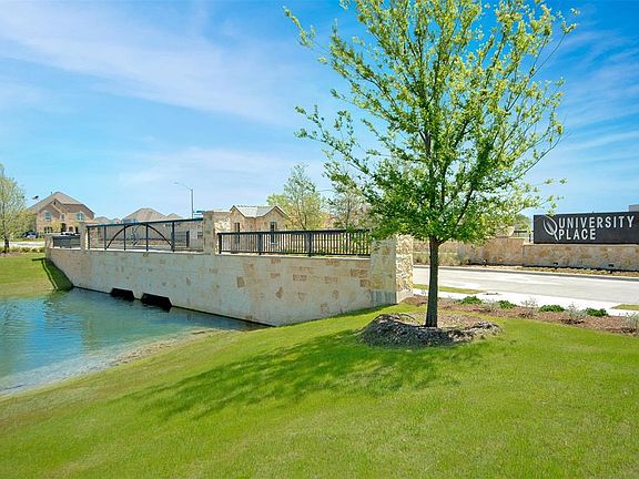4th image of 17864 Bottlebrush Dr
