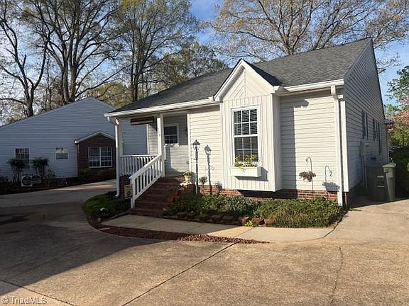 2nd image of 718 Meadowgreen Village Dr
