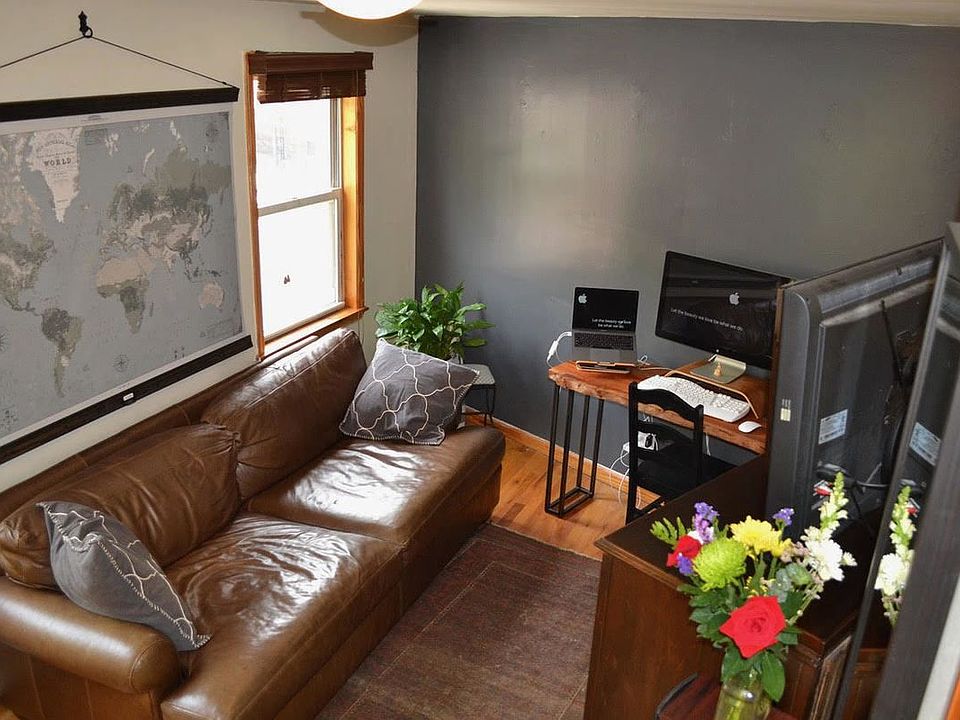 2nd image of 479 Humboldt St #2