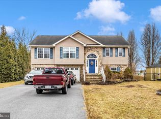 69 Dinali Dr, Martinsburg, WV 25403