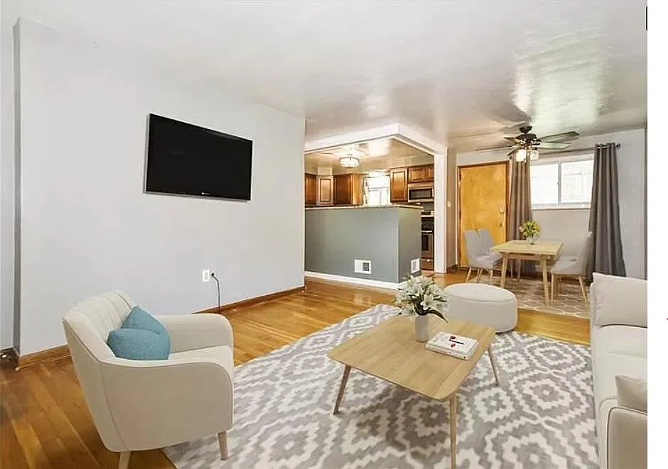 3 bed, 924 sqft, $2,100 — Photo 4