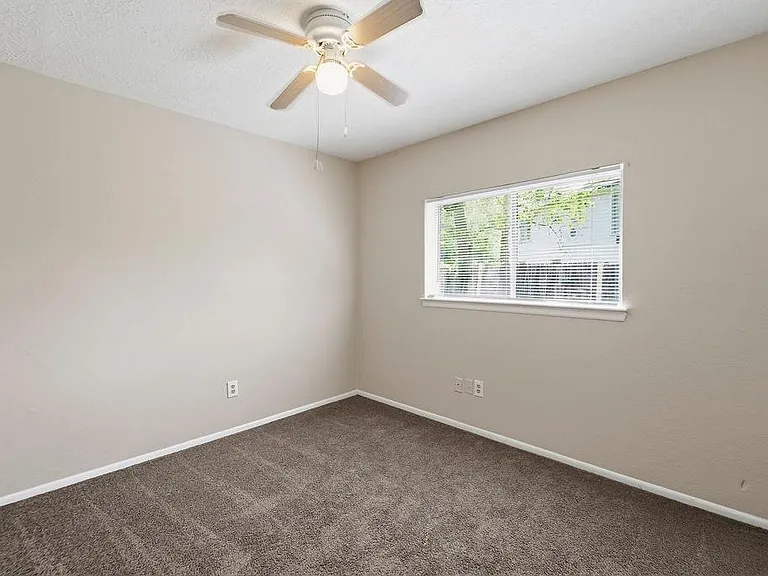 4542 Algernon Dr — Photo 14