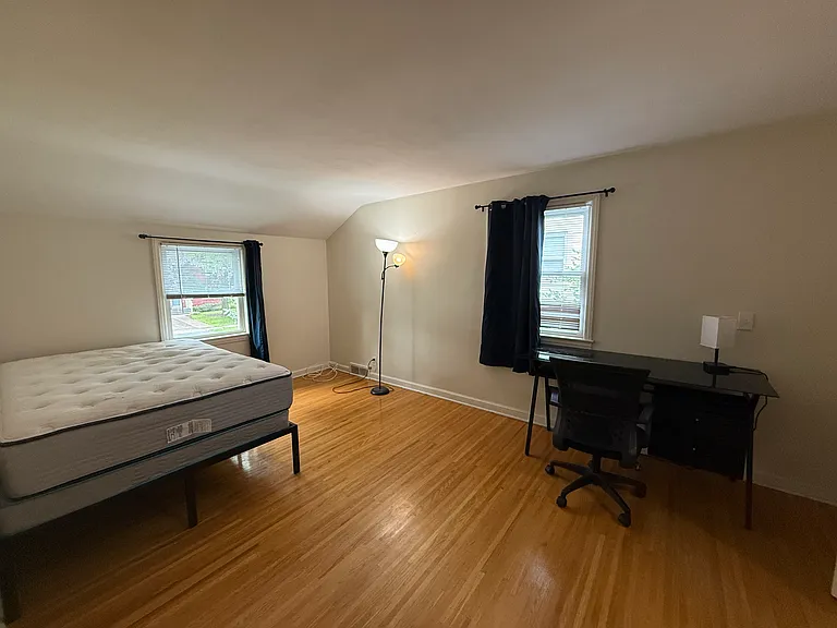 10 Stanford Rd — Photo 12