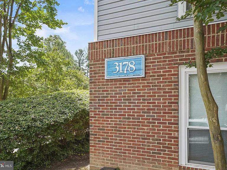 3178 Summit Square Dr #3-D2 — Photo 2