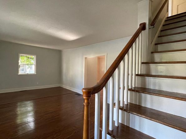 40 N Main St