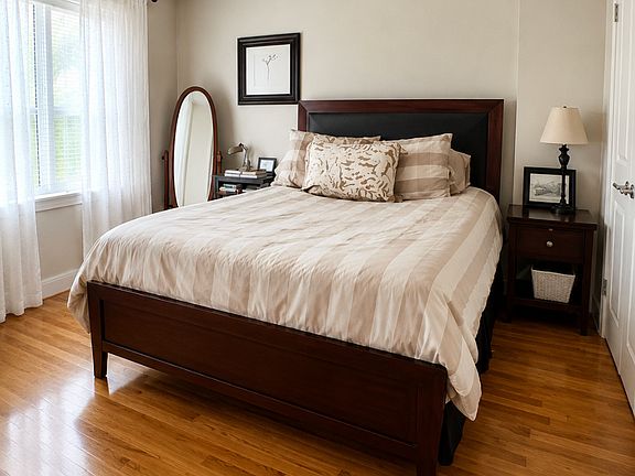5th image of 117 E 102nd St APT 4A