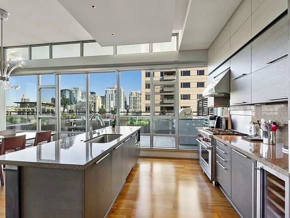4th image of 2911 2nd Ave Unit 1302