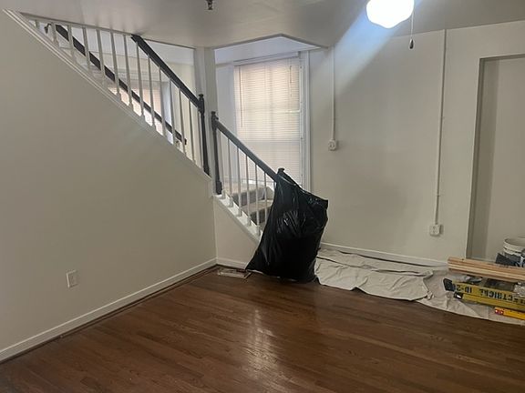 5th image of 108 E Cary St APT B