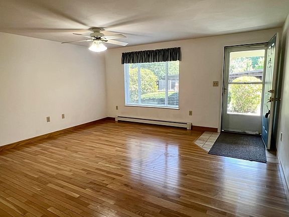 3rd image of 136 Morningside Commons