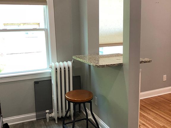 3rd image of 2609 Fremont Ave S APT 11
