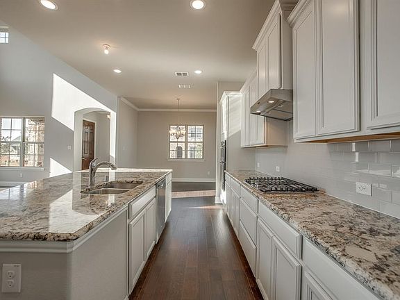 4th image of 12764 Friar St