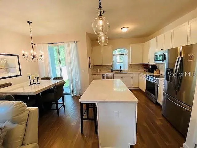 3 bed, 2.5 bath, 1285 sqft, $2,350 — Photo 3