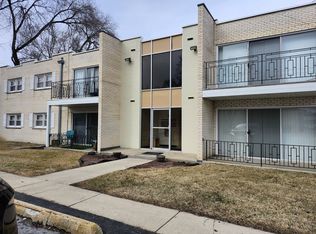 18310 Cherry Creek Dr APT 2, Homewood, IL 60430