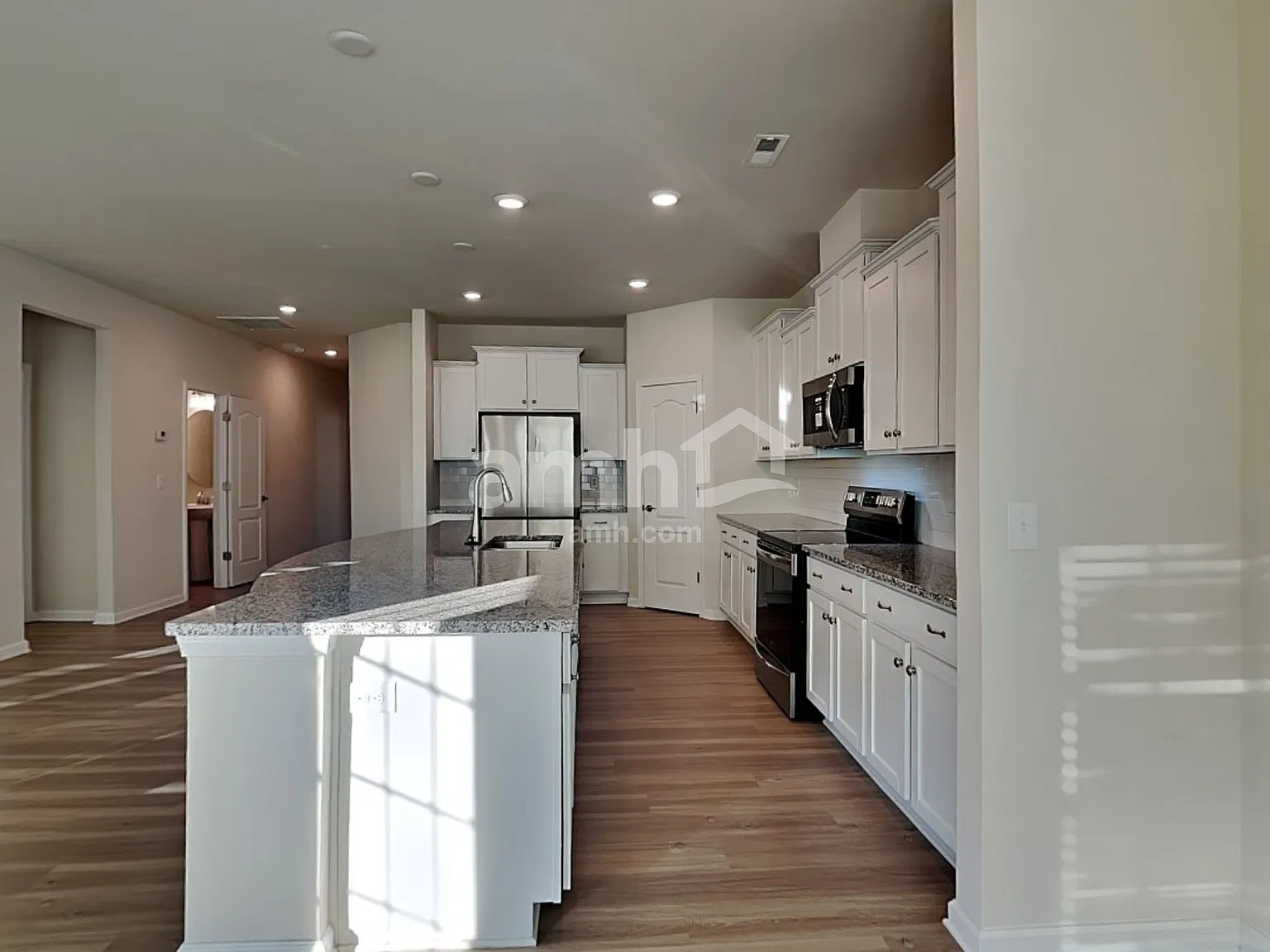 4 bed, 2.5 bath, 2082 sqft, $2,735 — Photo 4