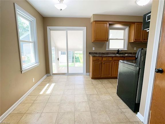5th image of 6326 Magnolia Dr