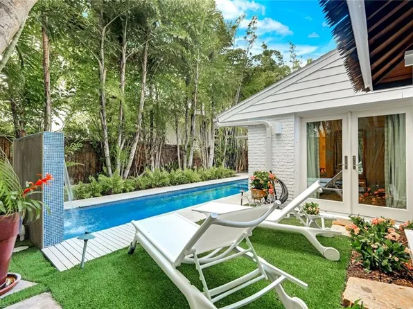 295 6th St N, Naples, FL 34102