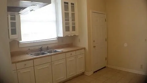 4736 Saint Anthony Ave — Photo 12