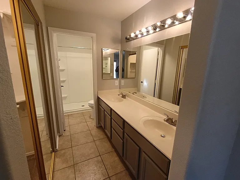 9155 W Michelle Dr — Photo 16