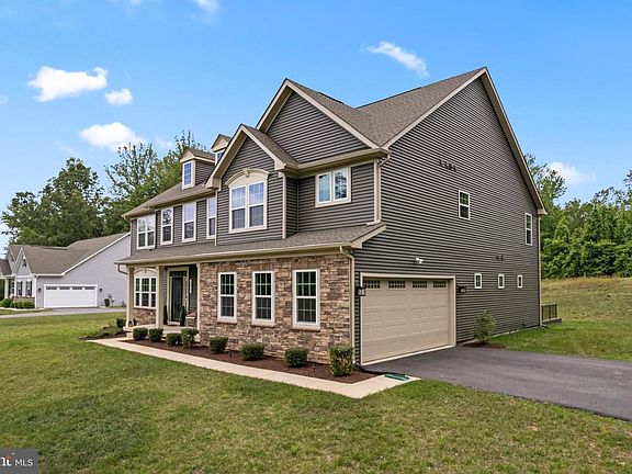 3rd image of 16467 Catherine Woods Ct