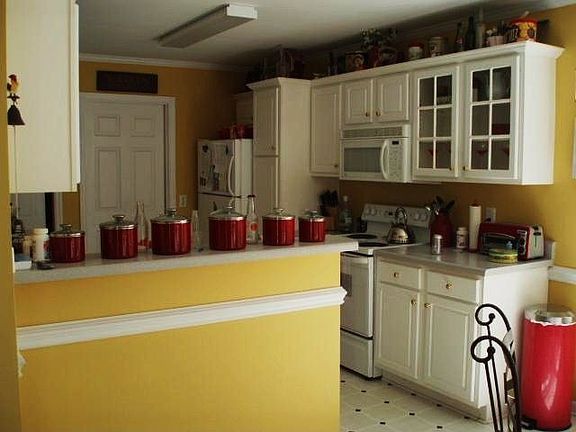2nd image of 10195 Stonington Ct SE