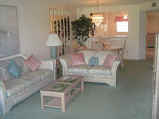 Living / Dining Rm.