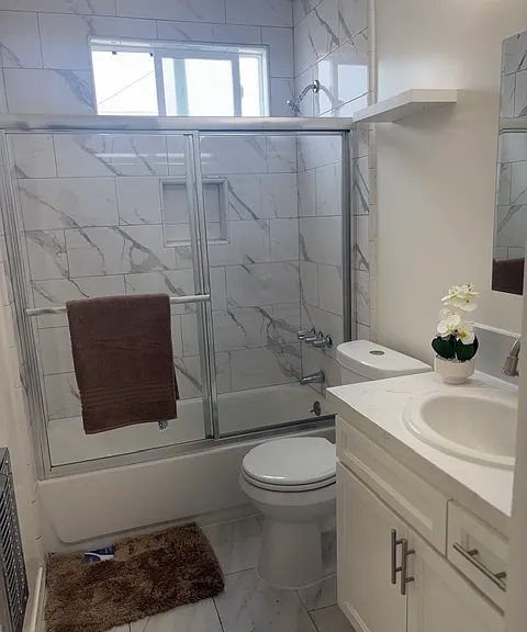 1049 N Genesee Ave #2 — Photo 6
