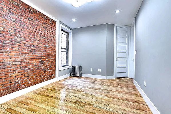 1st image of 403 W 205th St APT 31