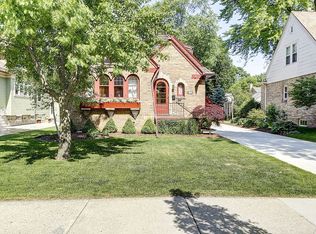 5148 N Shoreland Ave, Whitefish Bay, WI 53217
