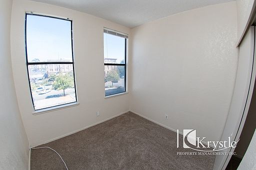 3rd image of 320 Georgia St APT C