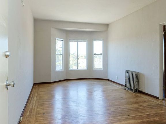 3rd image of 848 Vermont St #10