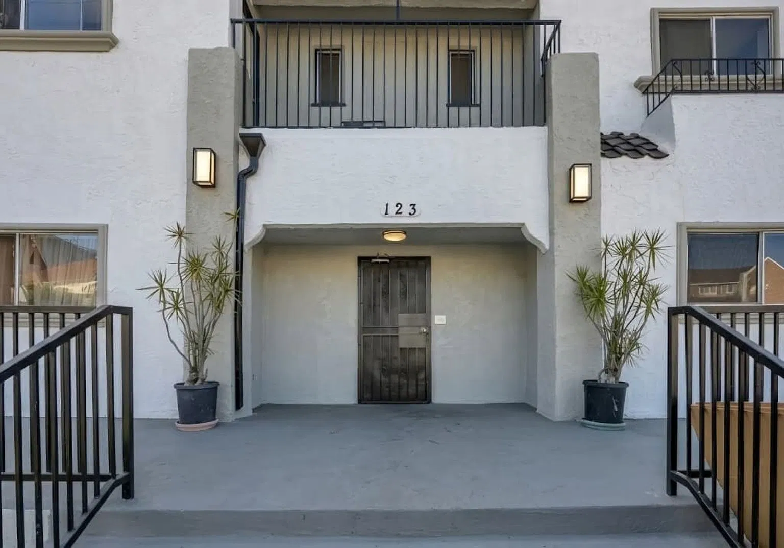 123 S Westmoreland Ave — Photo 3