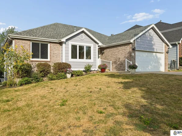 7425 S 29th St, Lincoln, NE 68516