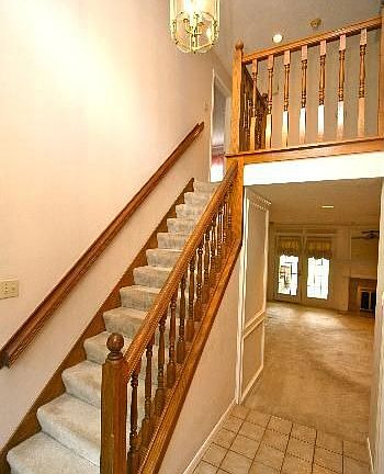 3rd image of 3002 E Steepbank Cir
