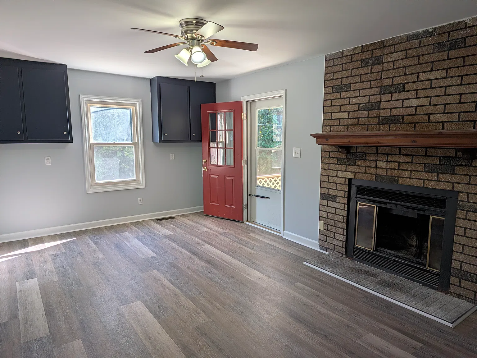 3 bed, 1366 sqft, $1,900 — Photo 1