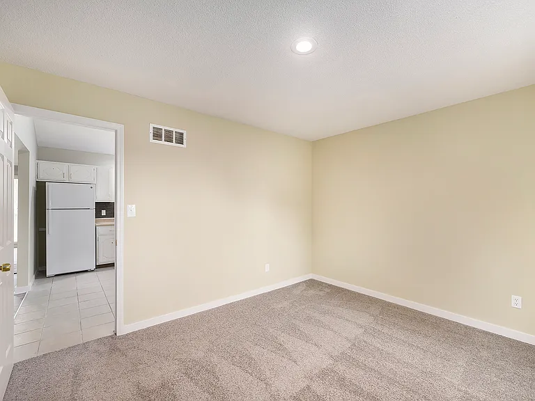 8207 Webster Ave #7 — Photo 8