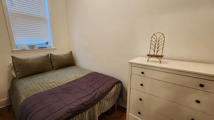Rented by Metropolitan Realty | media 8