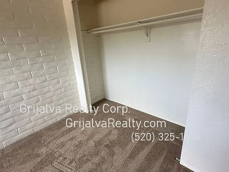 3325 S Elson Ave — Photo 6