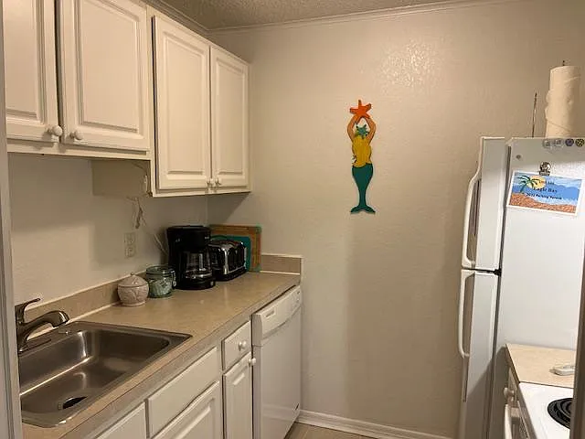 507 Robin Dr #105 — Photo 6