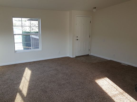 3rd image of 1522 S Dennis Pl