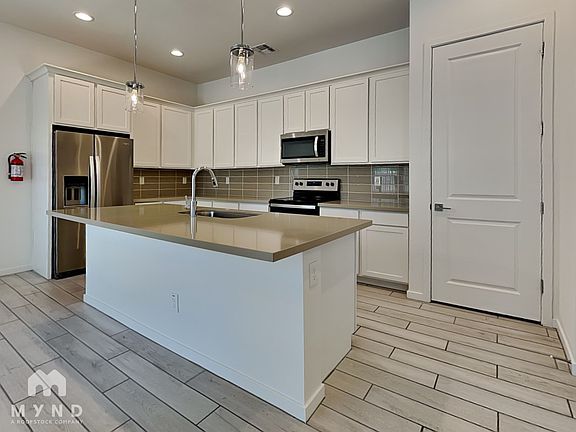 2nd image of 901 S Smith Rd #1005