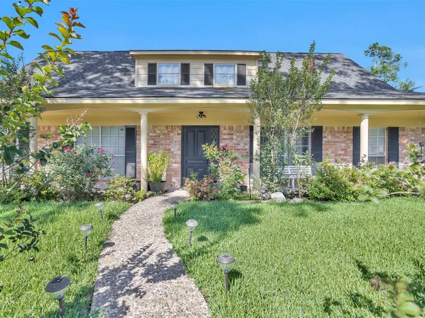 15010 Falling Creek Dr, Houston, TX 77068